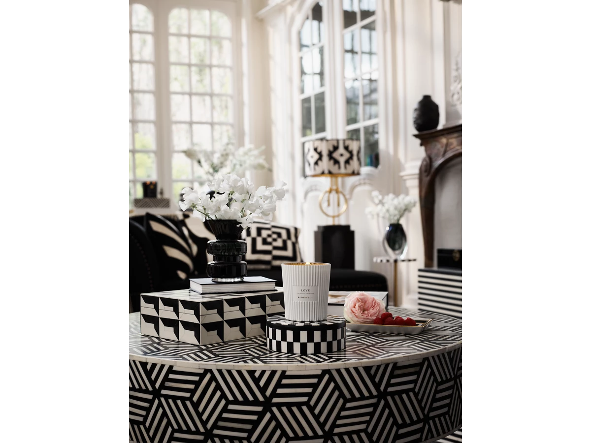 1119297-rituals-sc24010-soulful-love-scented-candle.webp